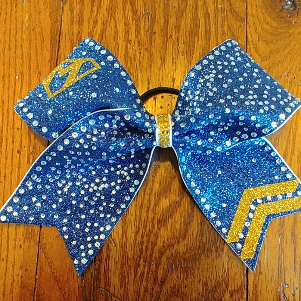 Cheer bow